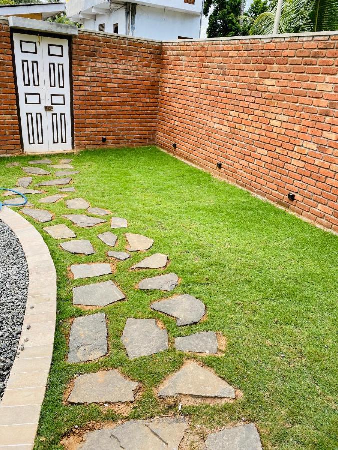 Thaprobana Villa Tangalle - Private Villa エクステリア 写真