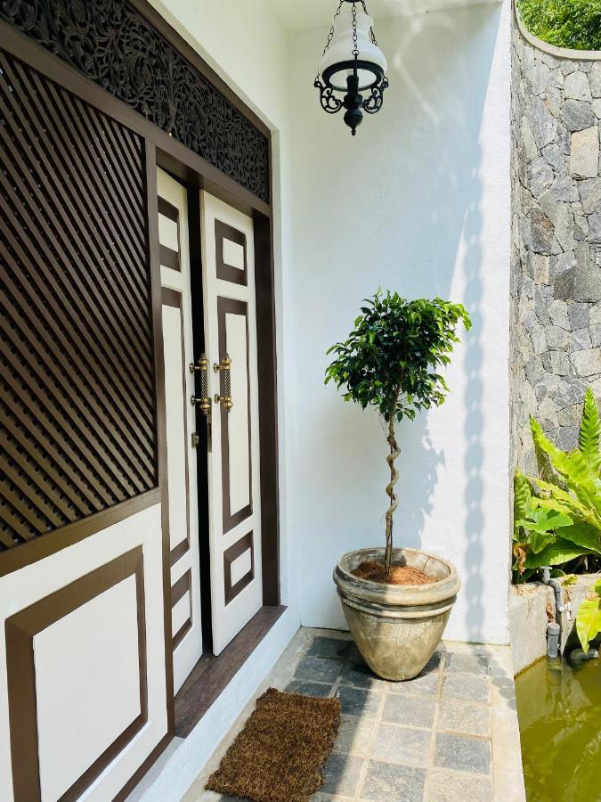 Thaprobana Villa Tangalle - Private Villa エクステリア 写真